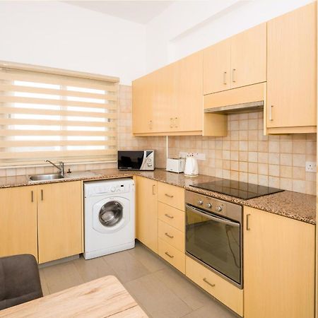Bowker Apartment Протарас Екстер'єр фото