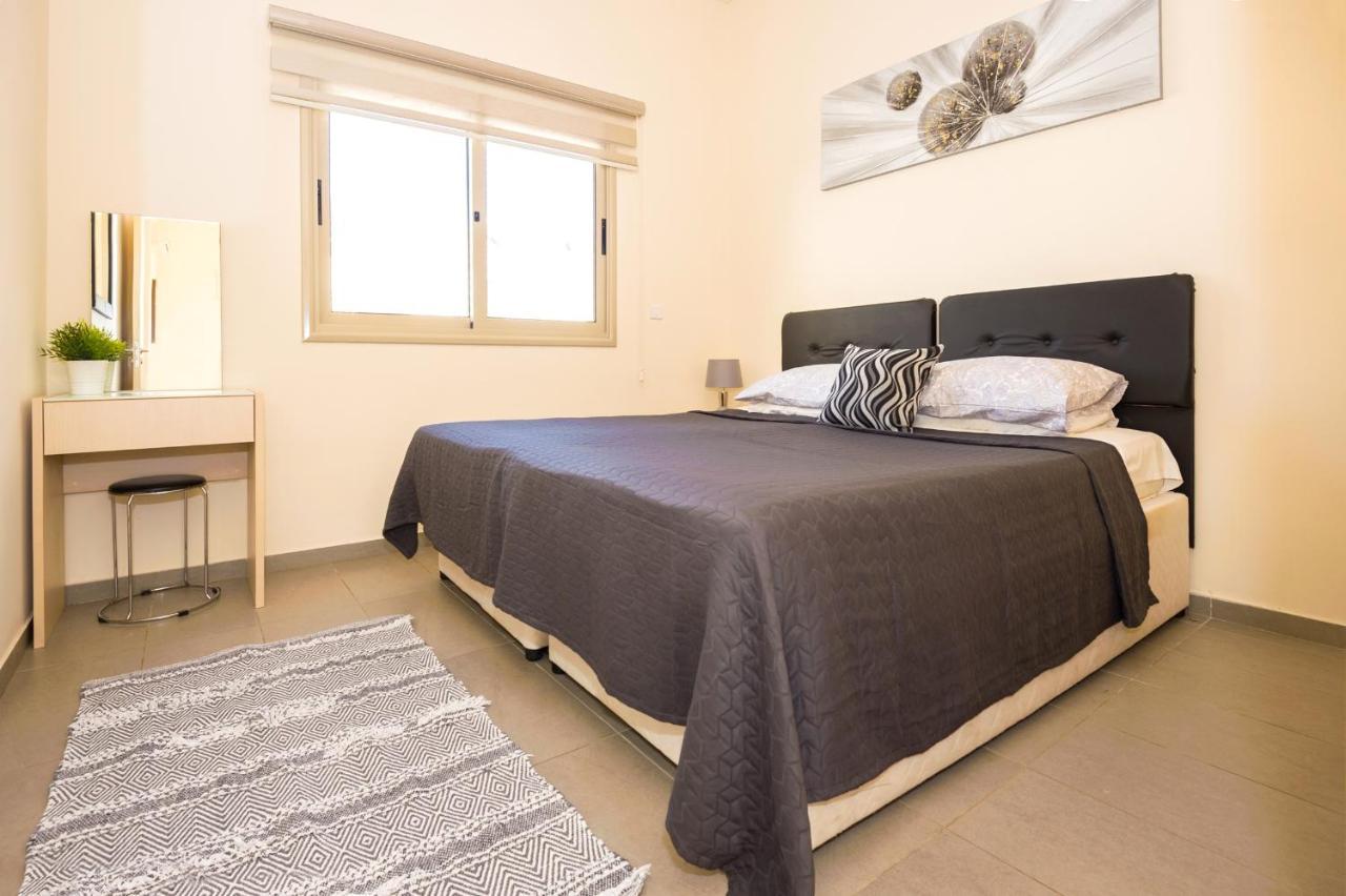 Bowker Apartment Протарас Екстер'єр фото